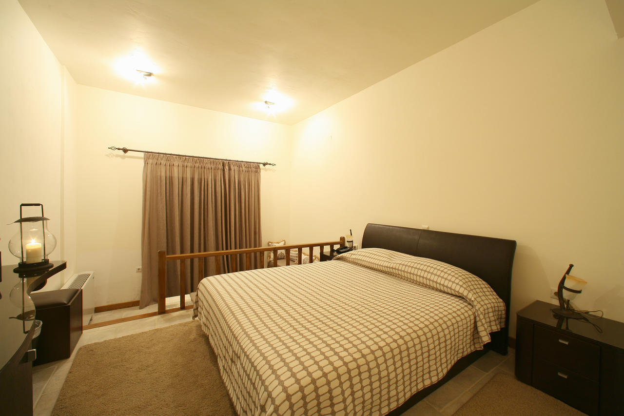 Arhontiko Parnona Hotel Karyes Phòng bức ảnh